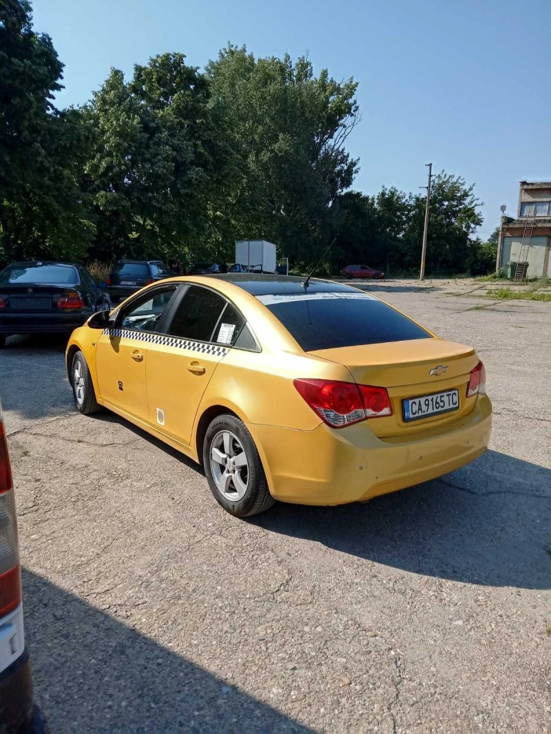 Chevrolet Cruze, снимка 3 - Автомобили и джипове - 47037893