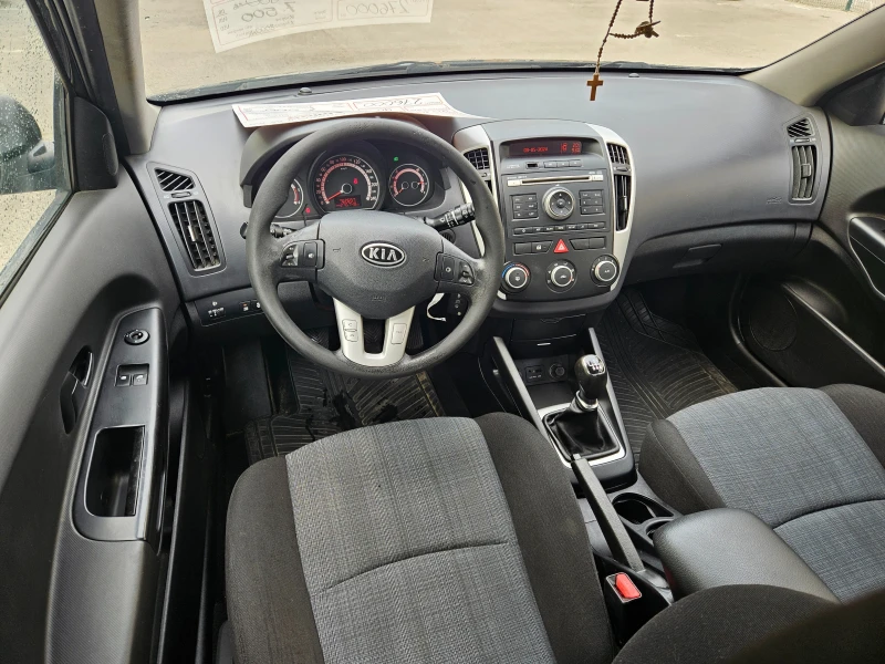 Kia Ceed 1.6 CRDI 90кс., снимка 16 - Автомобили и джипове - 47107754