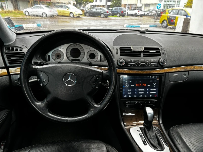 Mercedes-Benz E 350 4 MATIC Avantgarde, снимка 7 - Автомобили и джипове - 47569356