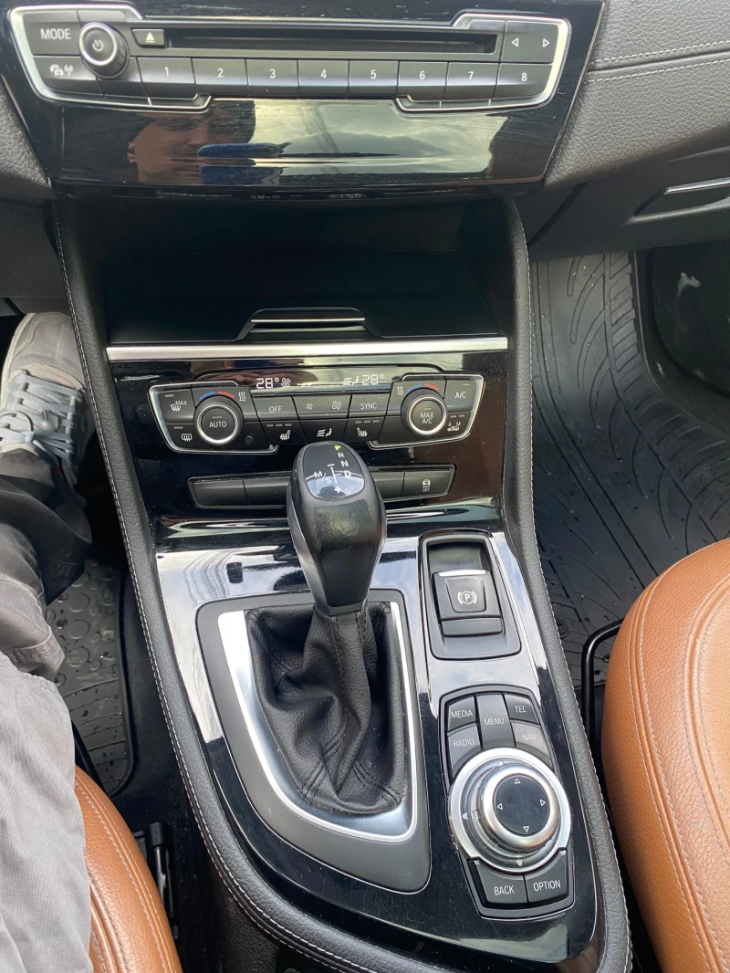 BMW 218 D, снимка 12 - Автомобили и джипове - 52145212