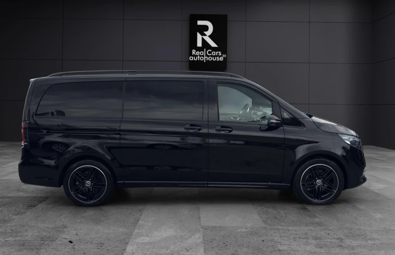 Mercedes-Benz V 300 d* LONG* AMG* EXCLUSIVE* PANO* BURMESTER* 360CAM* , снимка 4 - Автомобили и джипове - 51481989