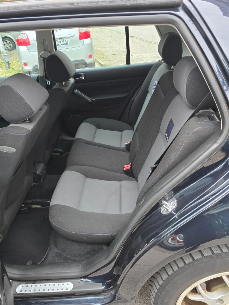 VW Golf 1.9 131 к.с, снимка 4 - Автомобили и джипове - 52921795