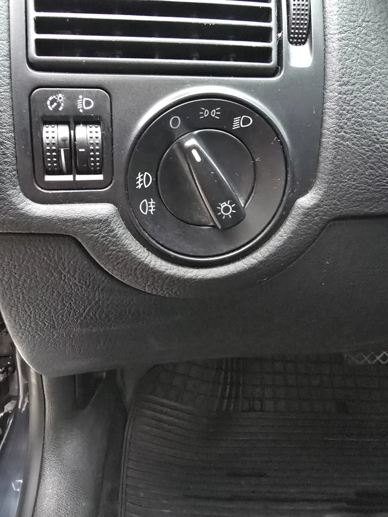 VW Golf 1.9 131 к.с, снимка 8 - Автомобили и джипове - 52921795