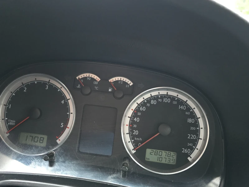 VW Golf 1.9 131 к.с, снимка 12 - Автомобили и джипове - 52921795