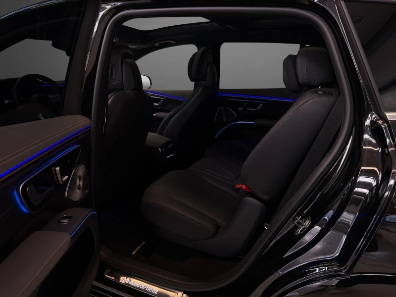 Mercedes-Benz EQS 580 4-MATIC SUV AMG HYPERSCREEN BURMESTER 7-МЕСТА, снимка 11 - Автомобили и джипове - 52393926