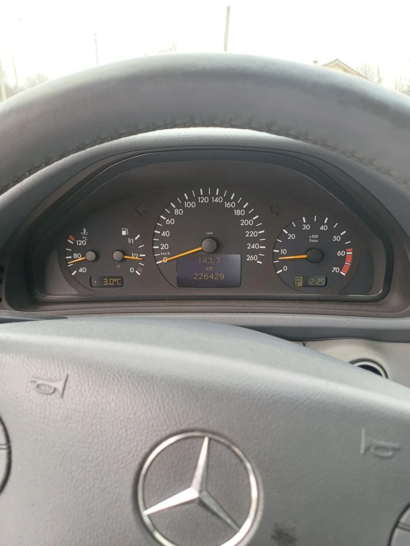 Mercedes-Benz CLK 230 KOMPRESSOR, снимка 14 - Автомобили и джипове - 53187778