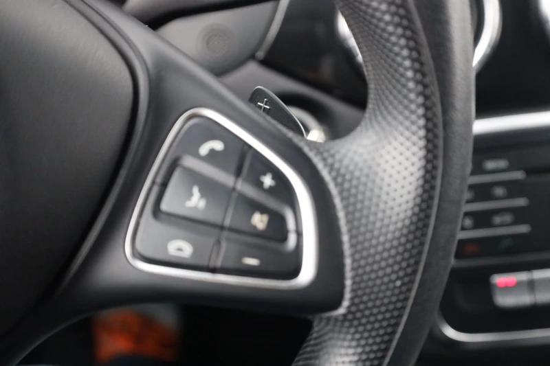 Mercedes-Benz CLA 200 d ShootingBrake Sport SzH NAVI ILS 18Zoll #iCarbg, снимка 15 - Автомобили и джипове - 53498133