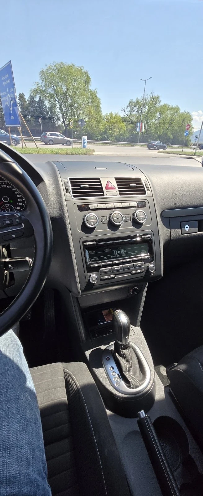 VW Touran, снимка 5 - Автомобили и джипове - 54254289