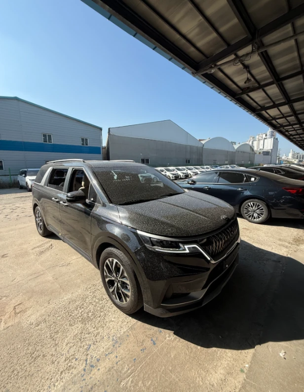 Kia Carnival 2.2 CRDI - OЧАКВАН ВНОС, снимка 2 - Автомобили и джипове - 54631220