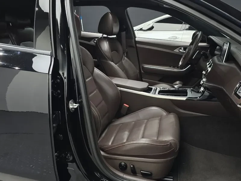 Kia Stinger 3.3 AWD GT - САМО 30% АВАНС, снимка 10 - Автомобили и джипове - 55998719