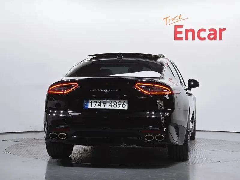 Kia Stinger 3.3 AWD GT - САМО 30% АВАНС, снимка 4 - Автомобили и джипове - 55998719