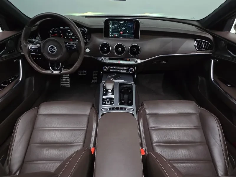 Kia Stinger 3.3 AWD GT - САМО 30% АВАНС, снимка 7 - Автомобили и джипове - 55998719