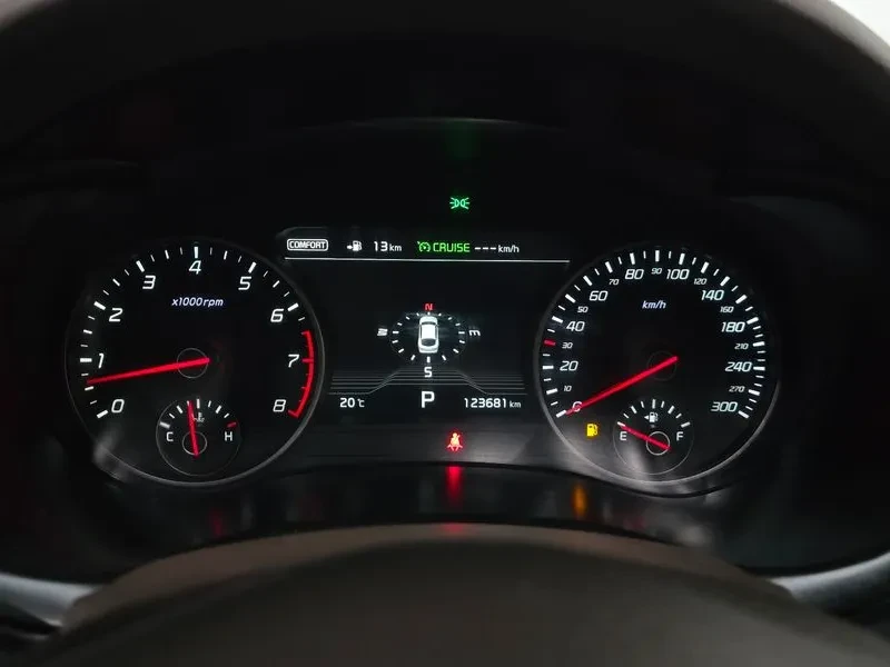 Kia Stinger 3.3 AWD GT - САМО 30% АВАНС, снимка 8 - Автомобили и джипове - 55998719