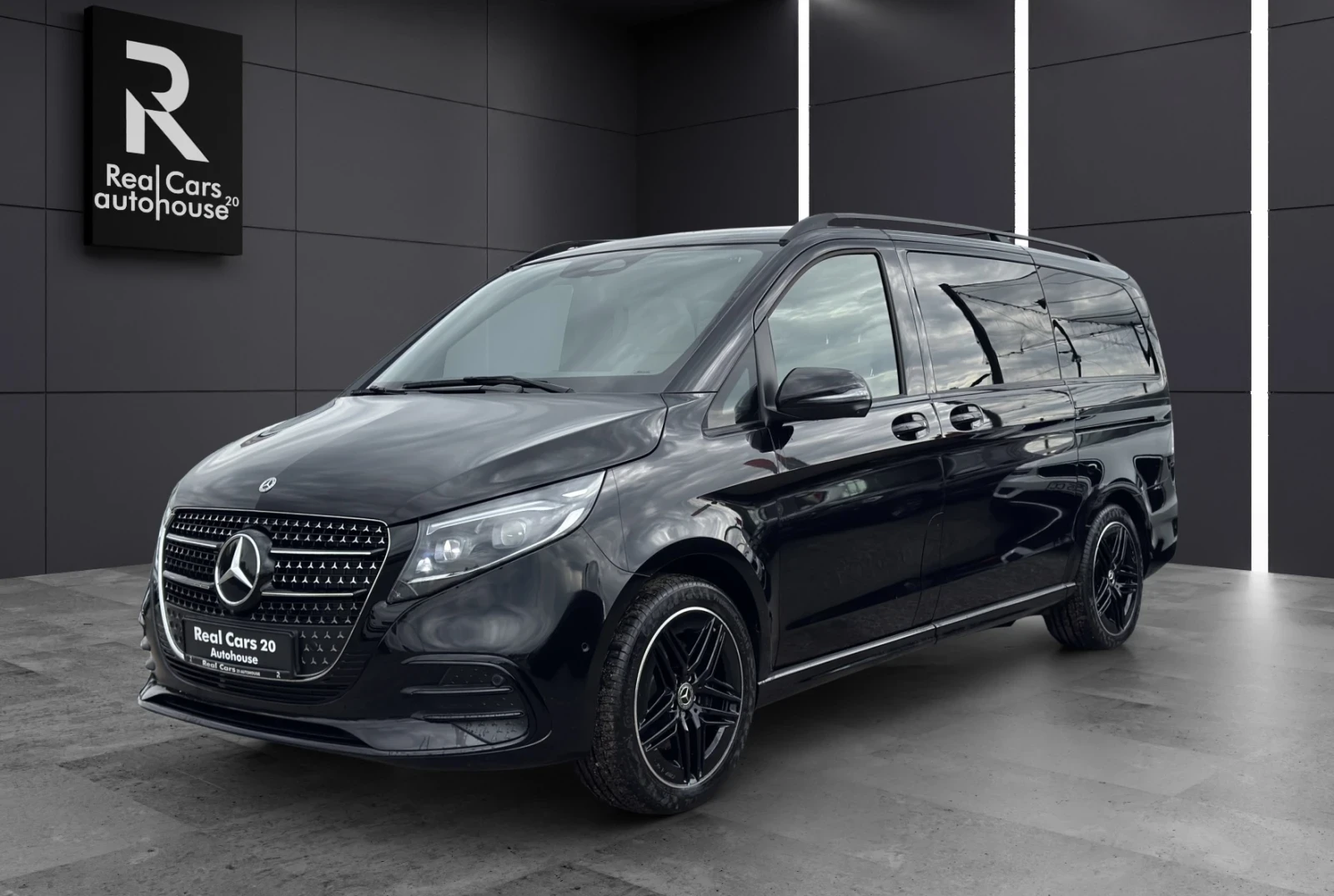 Mercedes-Benz V 300 d* LONG* AMG* EXCLUSIVE* PANO* BURMESTER* 360CAM* , снимка 1