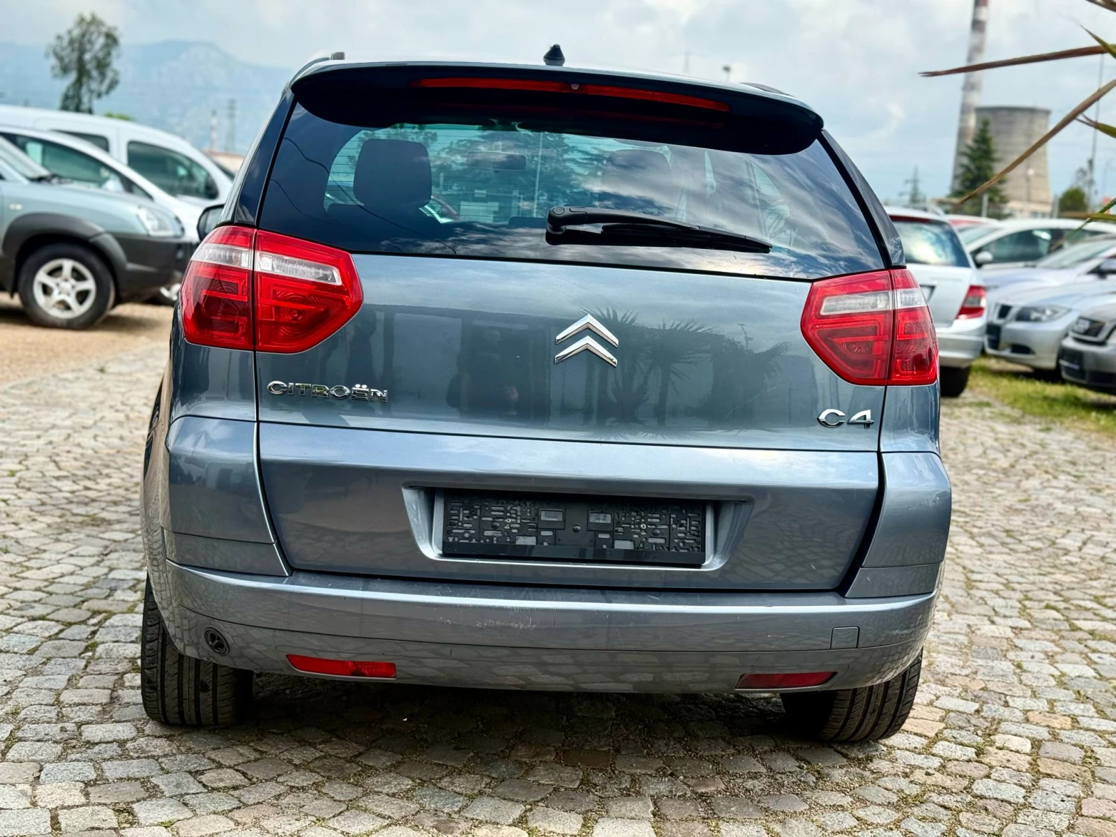 Citroen C4 Picasso 1.8 GAZ - изображение 4
