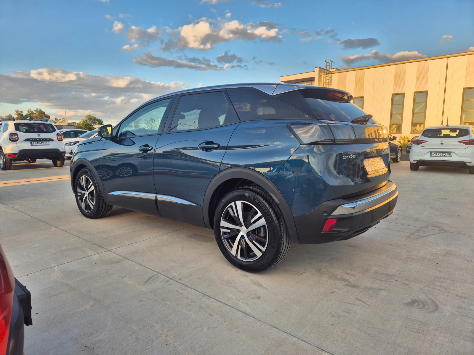 Peugeot 3008 ALLURE 1.5 BlueHDi M/T - изображение 3