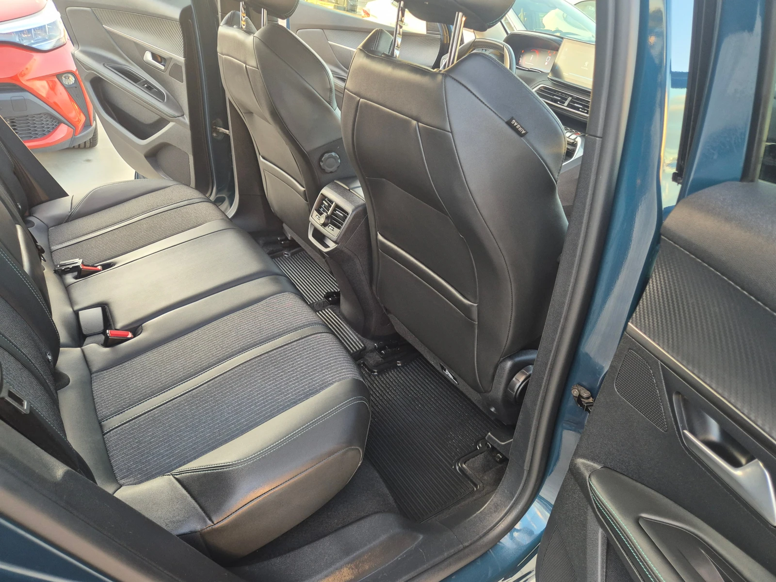 Peugeot 3008 ALLURE 1.5 BlueHDi M/T - изображение 10