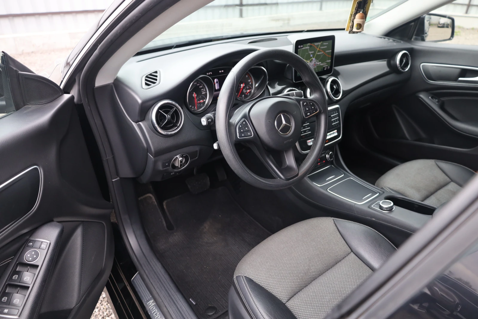 Mercedes-Benz CLA 200 d ShootingBrake Sport SzH NAVI ILS 18Zoll #iCarbg - изображение 10