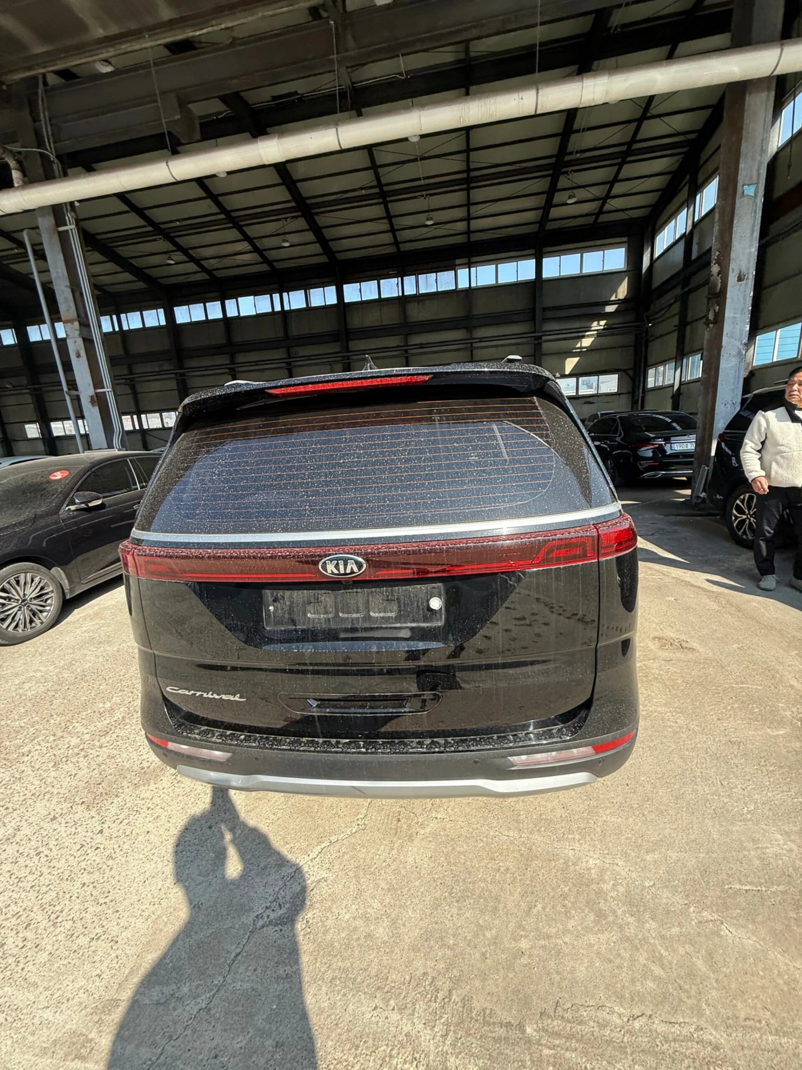 Kia Carnival 2.2 CRDI - OЧАКВАН ВНОС, снимка 4 - Автомобили и джипове - 54631220