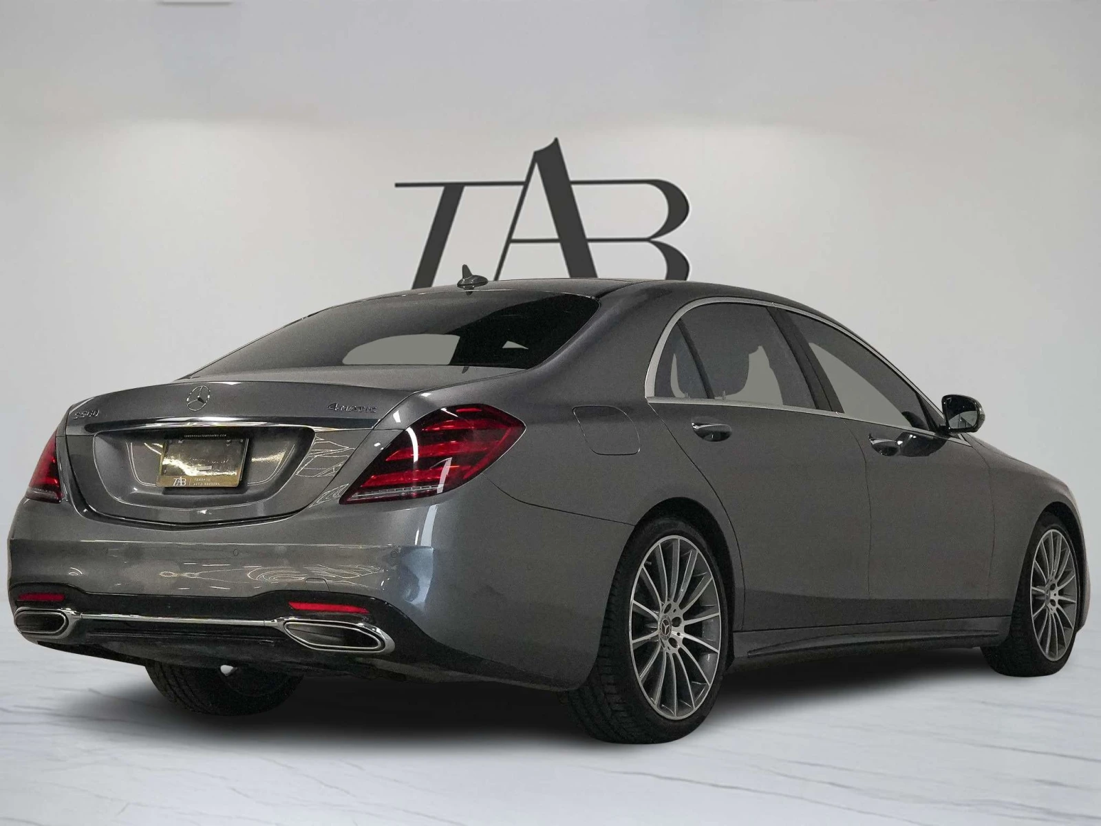 Mercedes-Benz S 560 | AMG PKG | PREMIUM & SPORT PKG | ЦЕНА ДО БГ, снимка 3 - Автомобили и джипове - 54826211