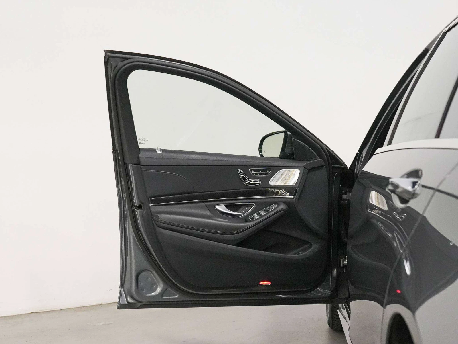 Mercedes-Benz S 560 | AMG PKG | PREMIUM & SPORT PKG | ЦЕНА ДО БГ, снимка 7 - Автомобили и джипове - 54826211
