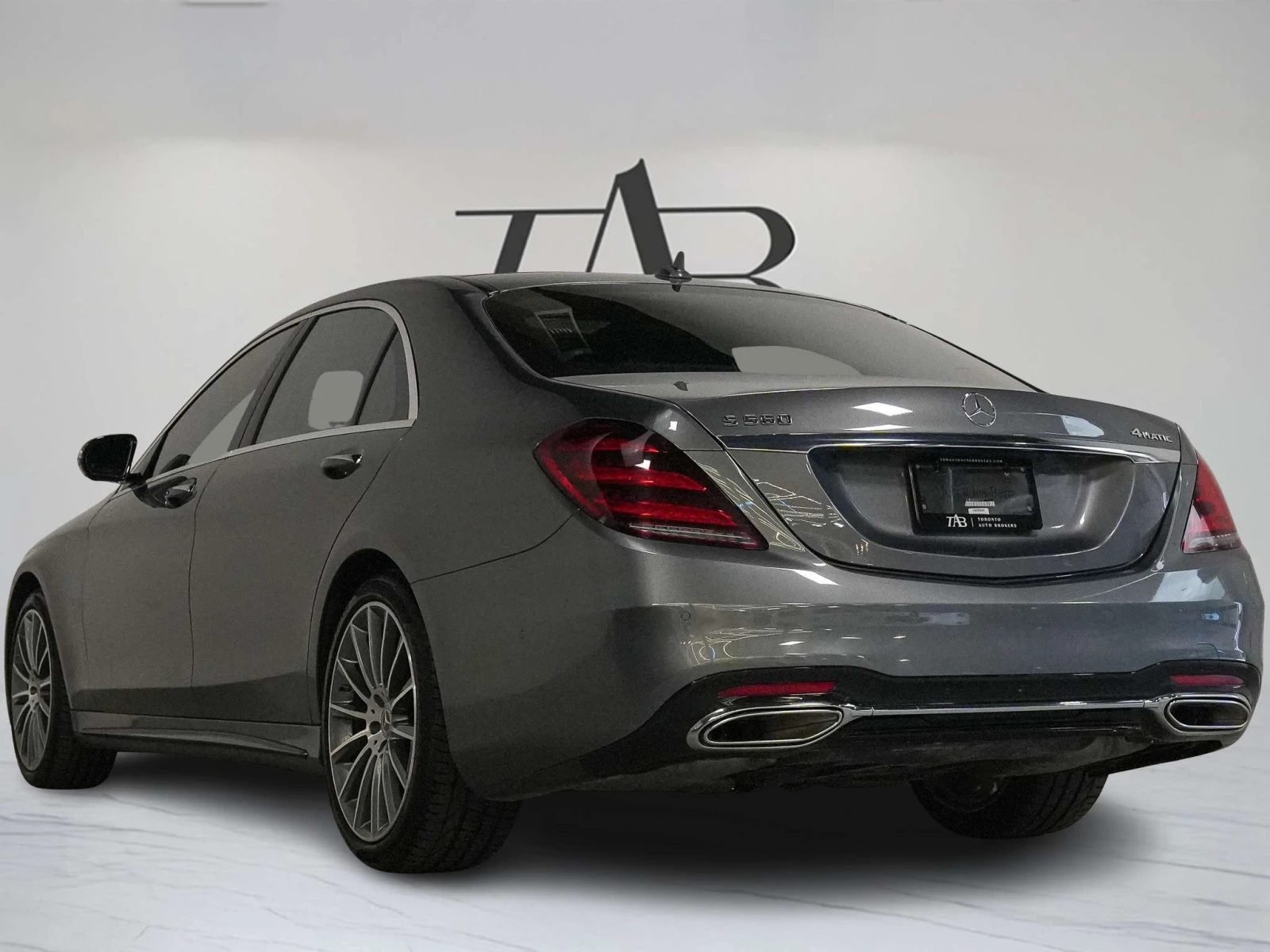 Mercedes-Benz S 560 | AMG PKG | PREMIUM & SPORT PKG | ЦЕНА ДО БГ, снимка 4 - Автомобили и джипове - 54826211