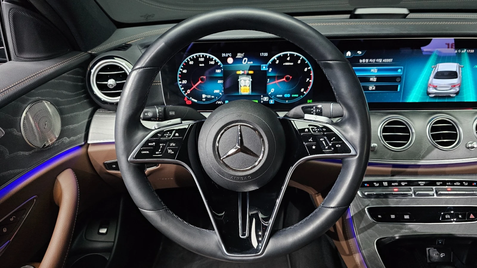 Mercedes-Benz E 350 W213 Mild Hybrid 2.0 4MATIC, снимка 12 - Автомобили и джипове - 55219826