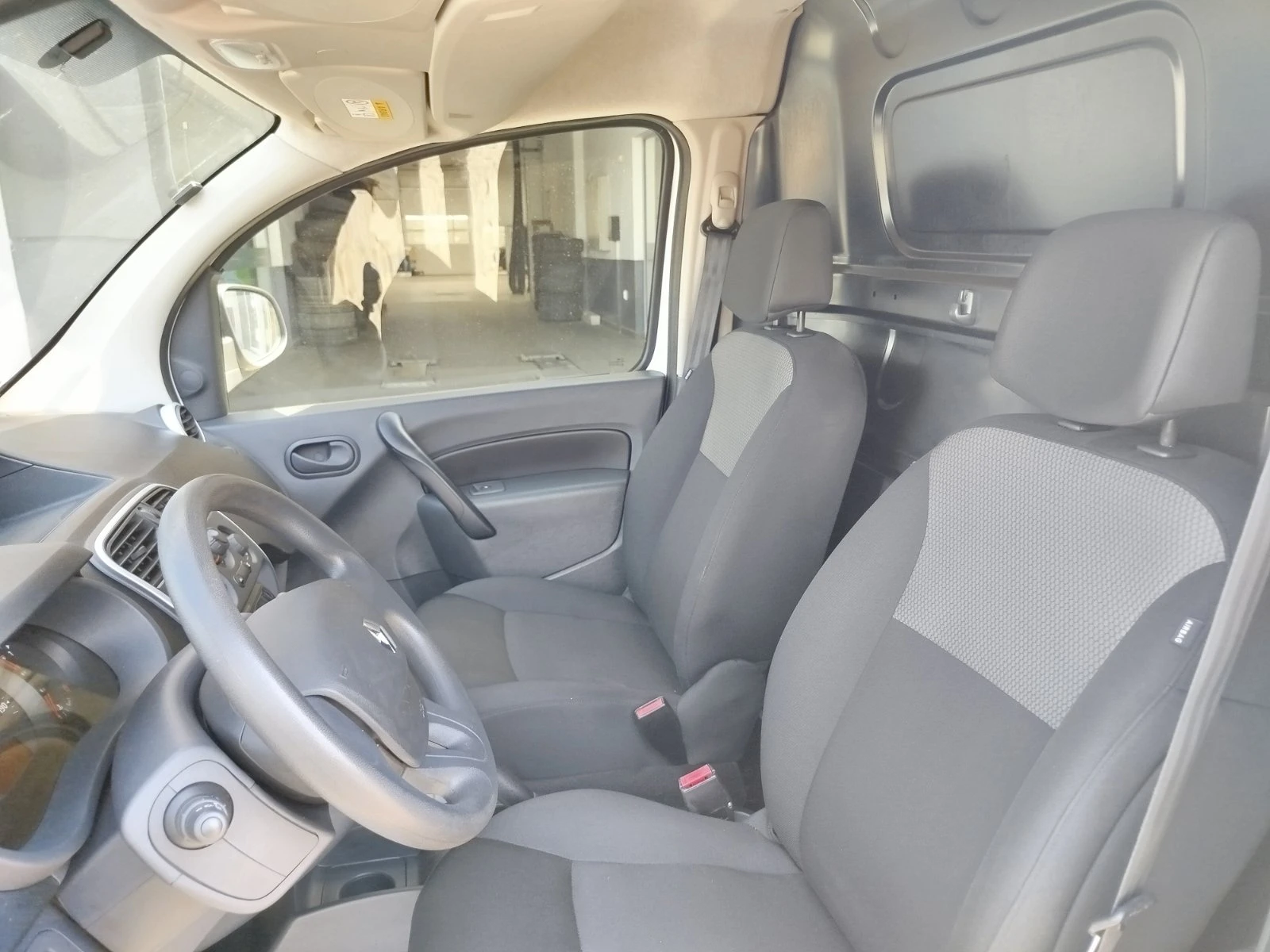 Renault Kangoo 1.5 dCi/95 к.с., снимка 13 - Автомобили и джипове - 55911665