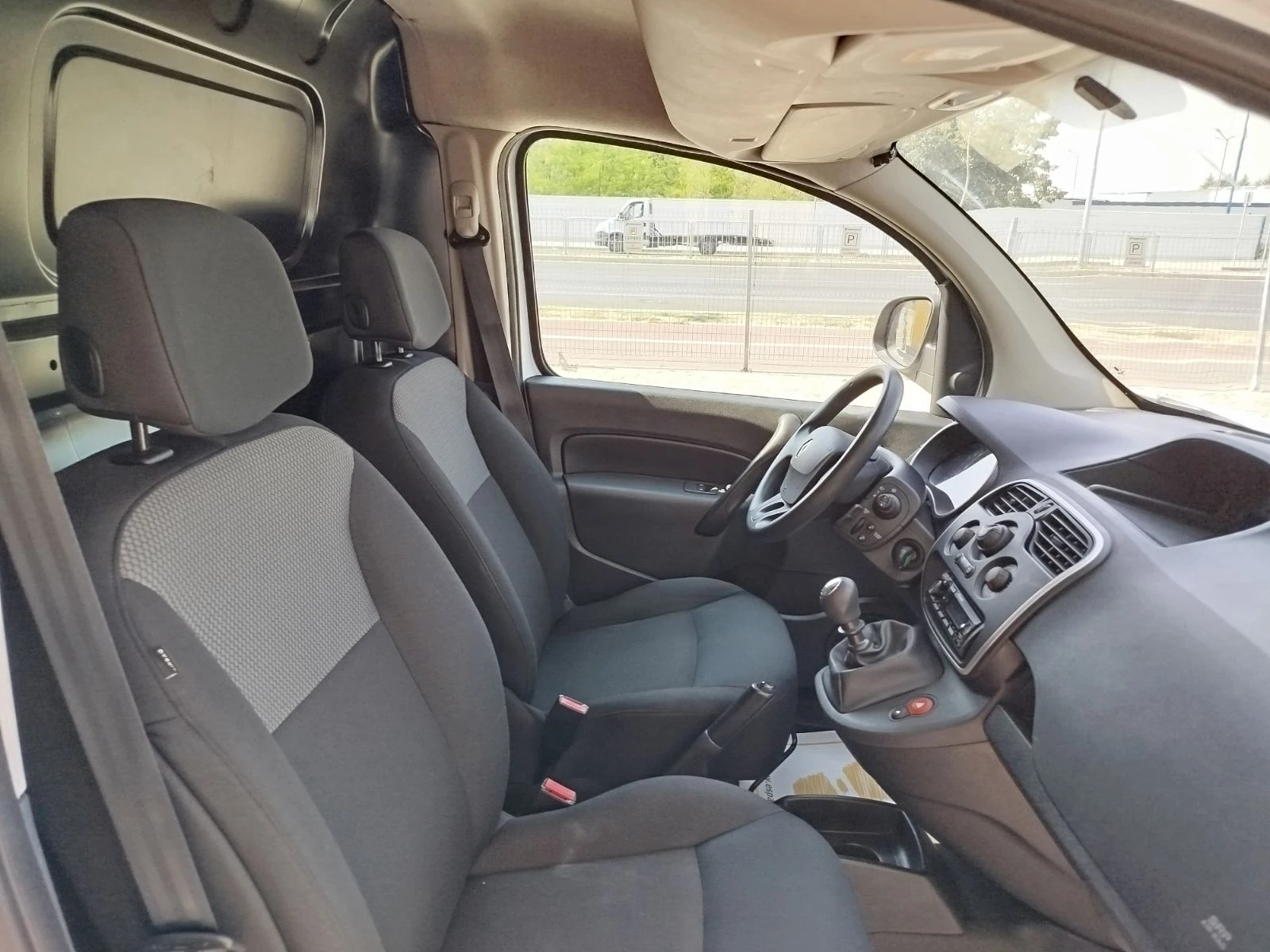 Renault Kangoo 1.5 dCi/95 к.с., снимка 15 - Автомобили и джипове - 55911665