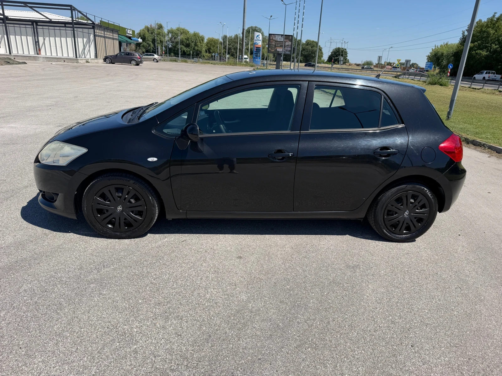 Toyota Auris, снимка 9 - Автомобили и джипове - 56011826