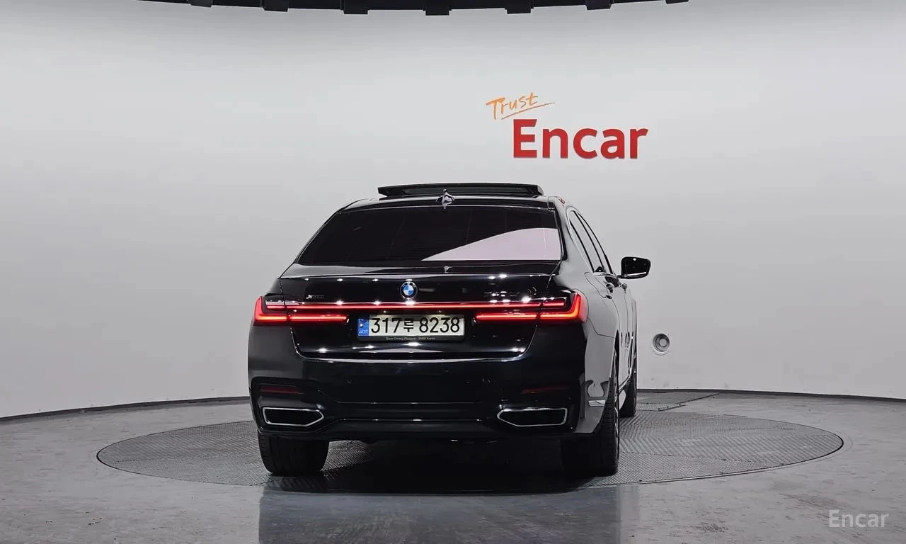 BMW 740 Li xDrive M Sport Package * АВТОКРЕДИТ * , снимка 4 - Автомобили и джипове - 56072922