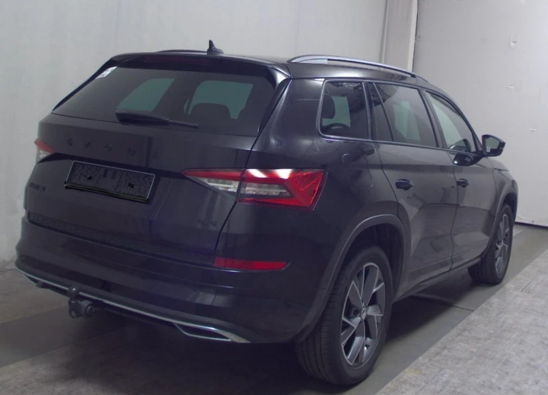 Skoda Kodiaq 2.0TSI 4x4 Sportline Теглич ЛИЗИНГ, снимка 3 - Автомобили и джипове - 47434258