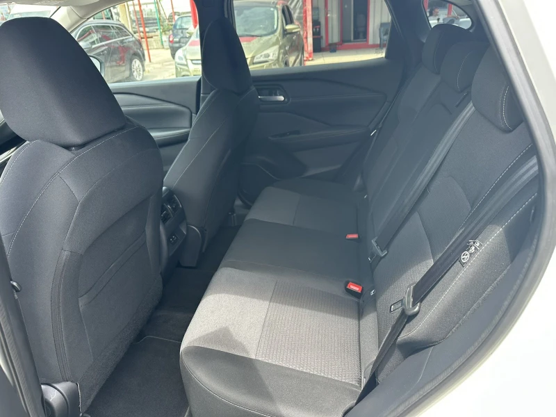 Nissan Qashqai 1.3 BENZ, снимка 13 - Автомобили и джипове - 50523275