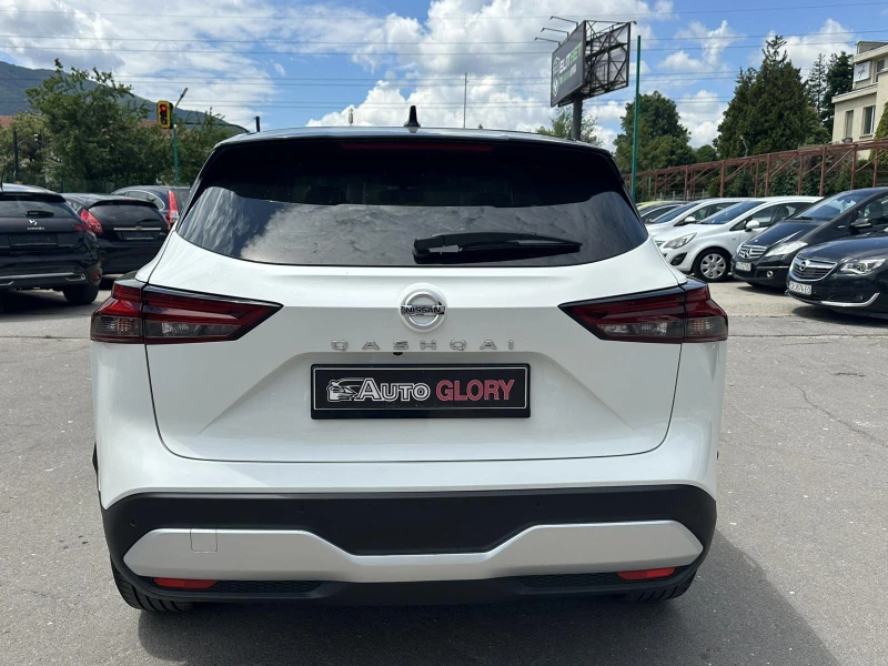 Nissan Qashqai 1.3 BENZ, снимка 4 - Автомобили и джипове - 50523275