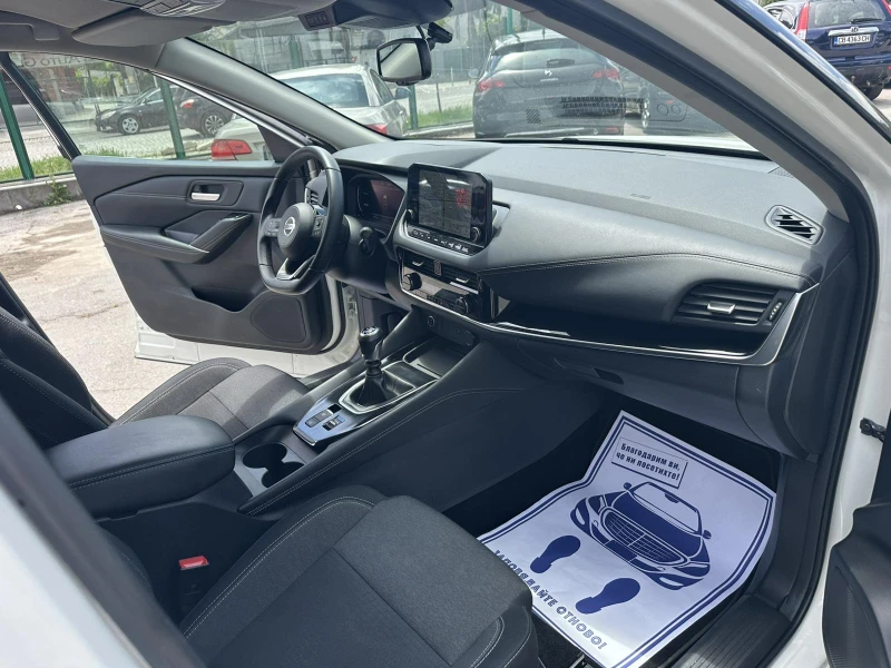 Nissan Qashqai 1.3 BENZ, снимка 9 - Автомобили и джипове - 50523275