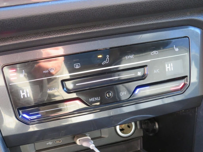 VW Tiguan Comfortline* 4Motion* , снимка 10 - Автомобили и джипове - 53574854