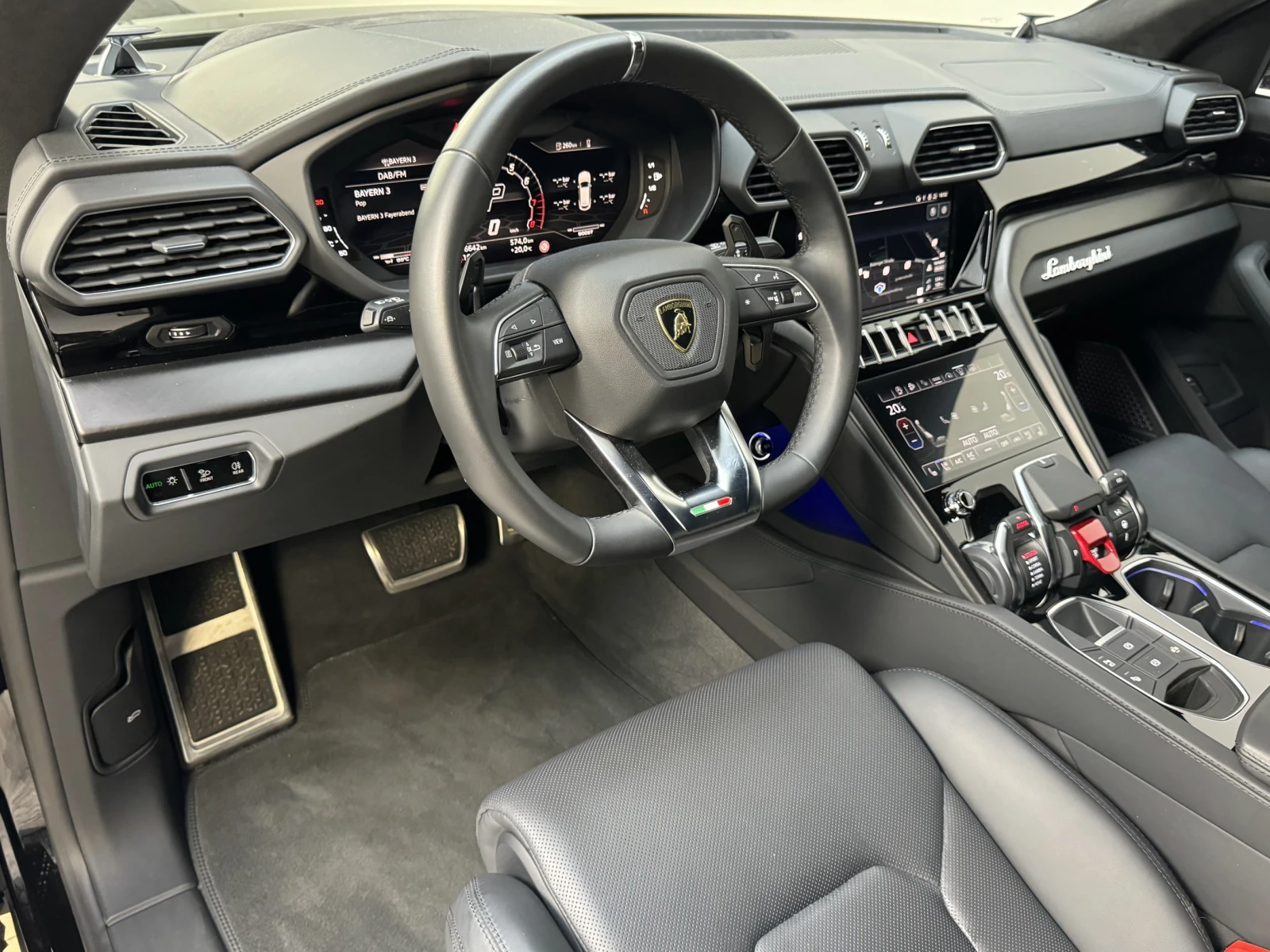 Lamborghini Urus B&O AHK Panorama  - изображение 7