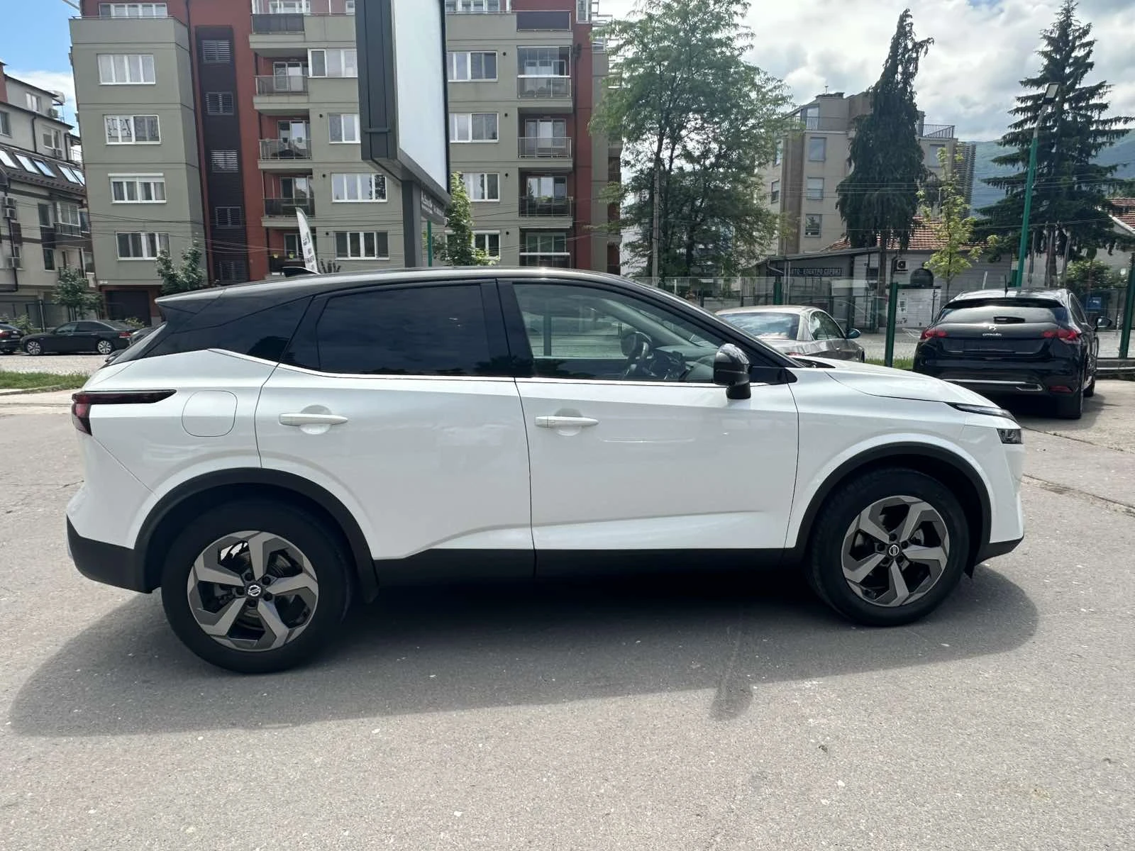 Nissan Qashqai 1.3 BENZ - изображение 5