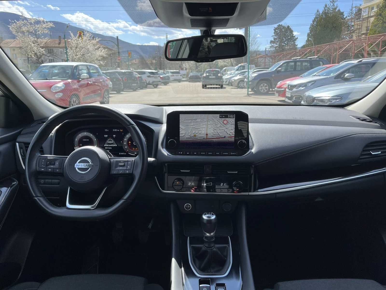 Nissan Qashqai 1.3 BENZ, снимка 10 - Автомобили и джипове - 50523275