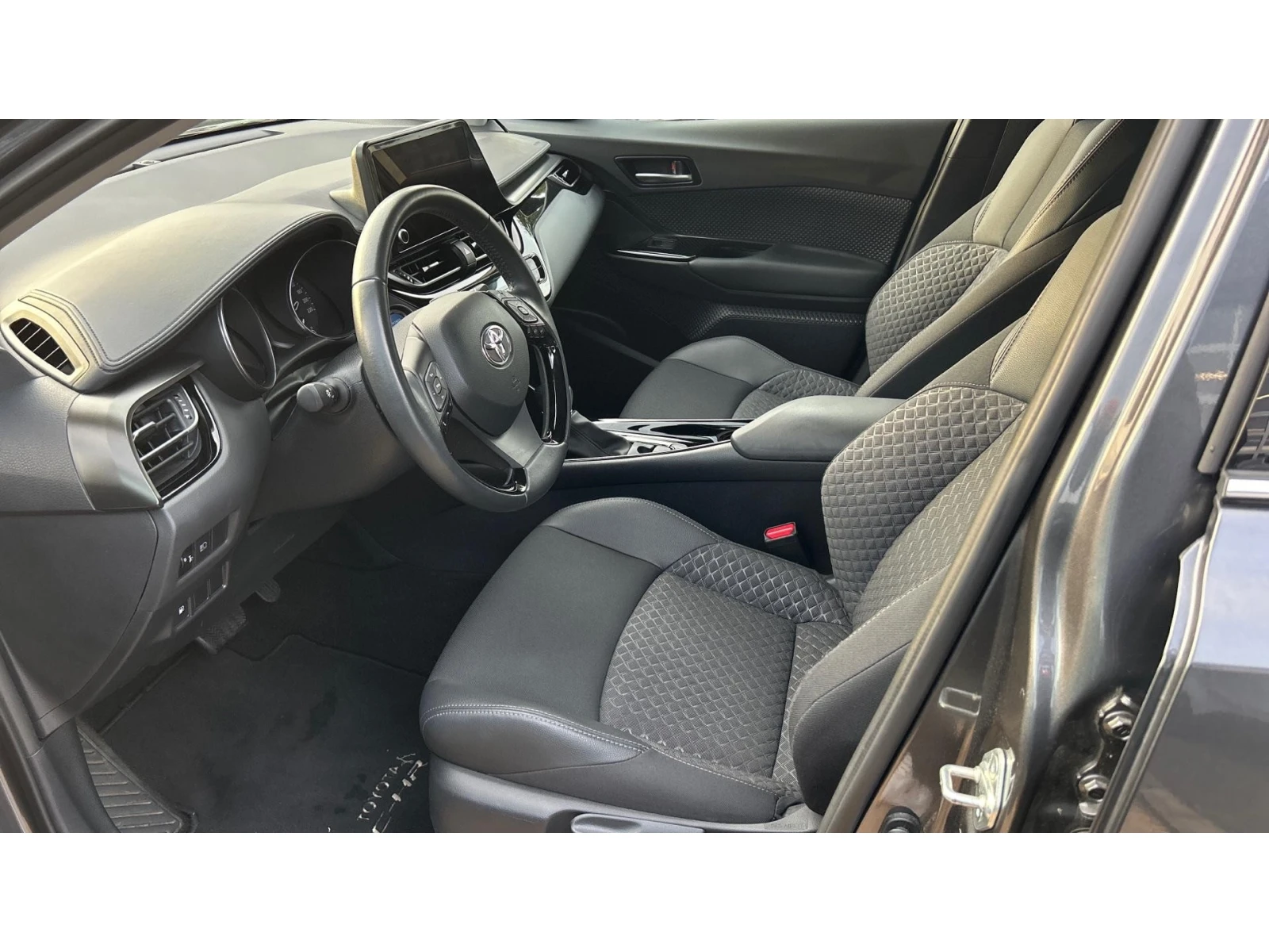 Toyota C-HR    509 . | Mobile.bg   12