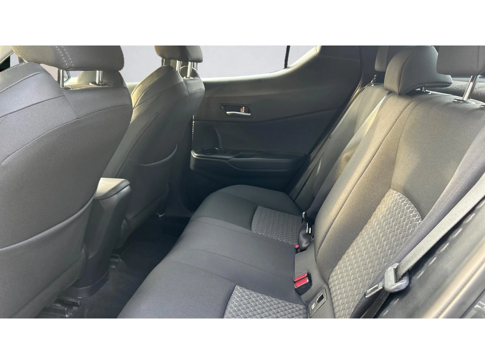 Toyota C-HR    509 . | Mobile.bg   11