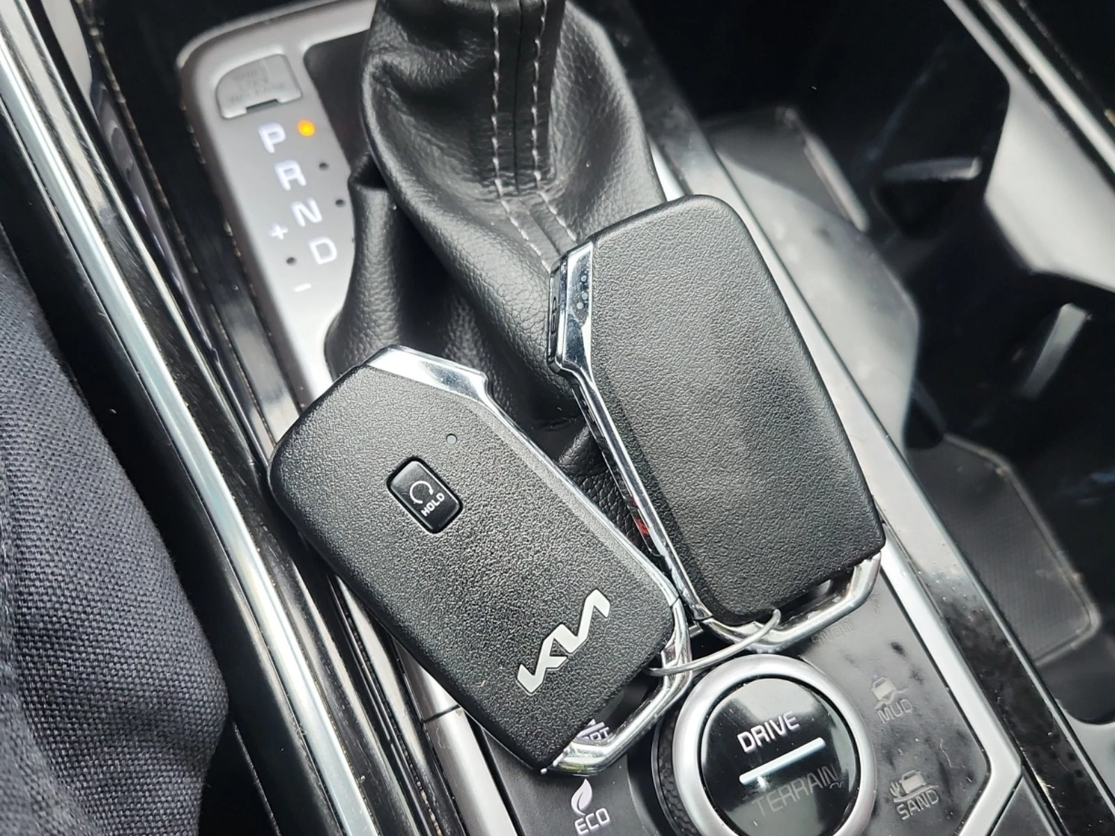 Kia Sorento 2.5L 4cyl AWD - изображение 8