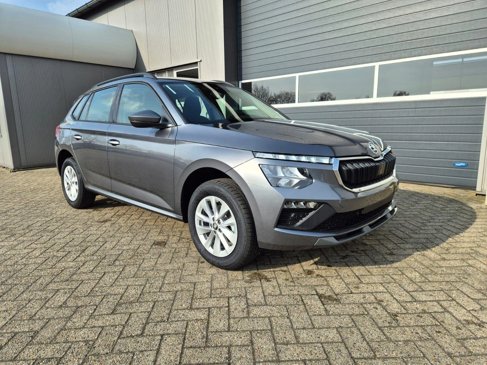 Skoda Kamiq 1.0, снимка 3 - Автомобили и джипове - 53985618