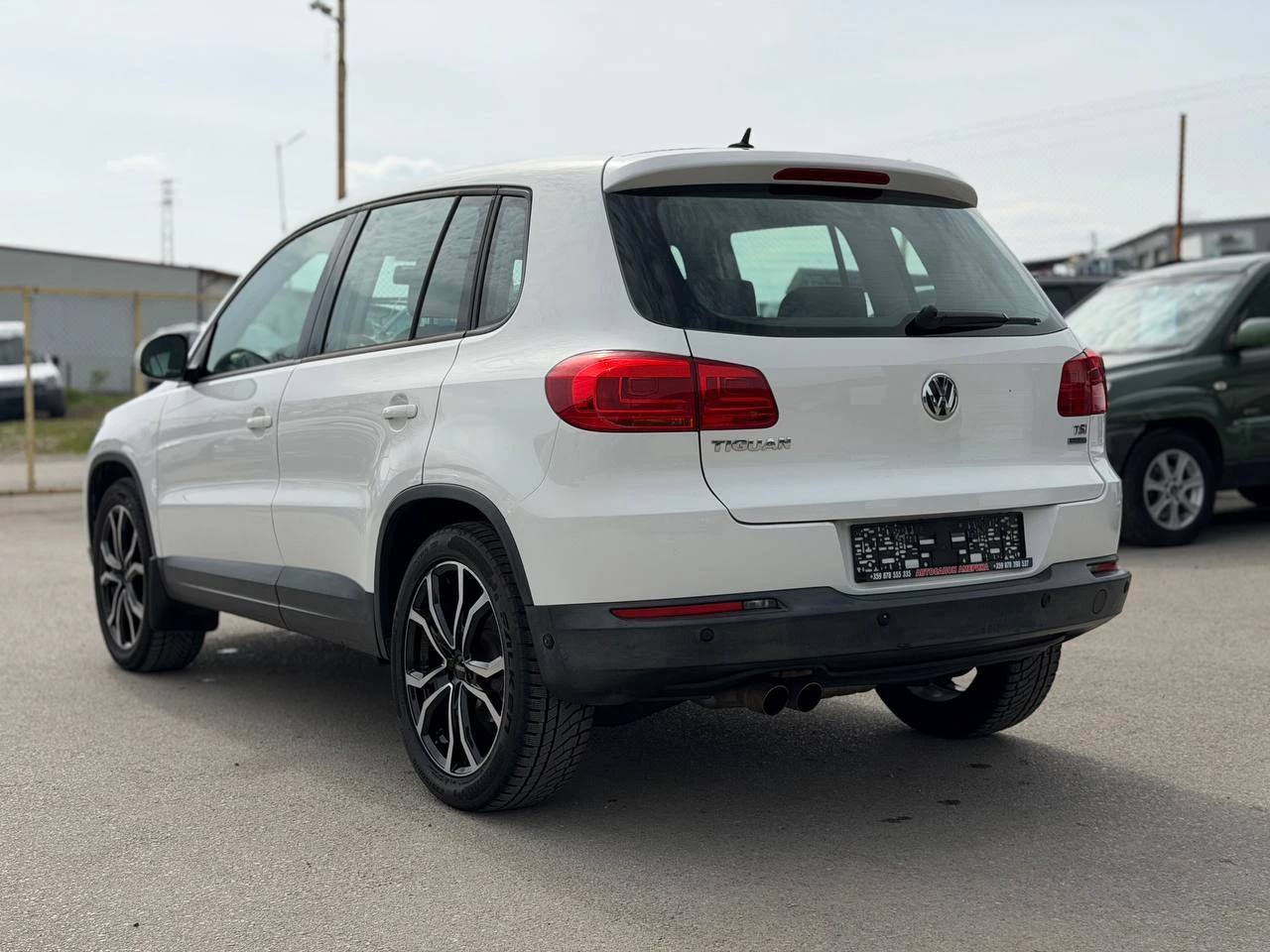VW Tiguan 1.4TSI FACELIFT, снимка 4 - Автомобили и джипове - 54184156