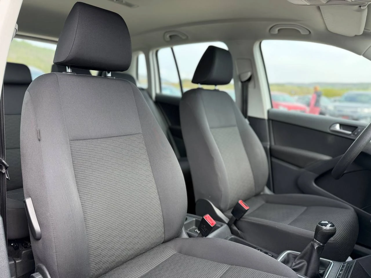 VW Tiguan 1.4TSI FACELIFT, снимка 15 - Автомобили и джипове - 54184156