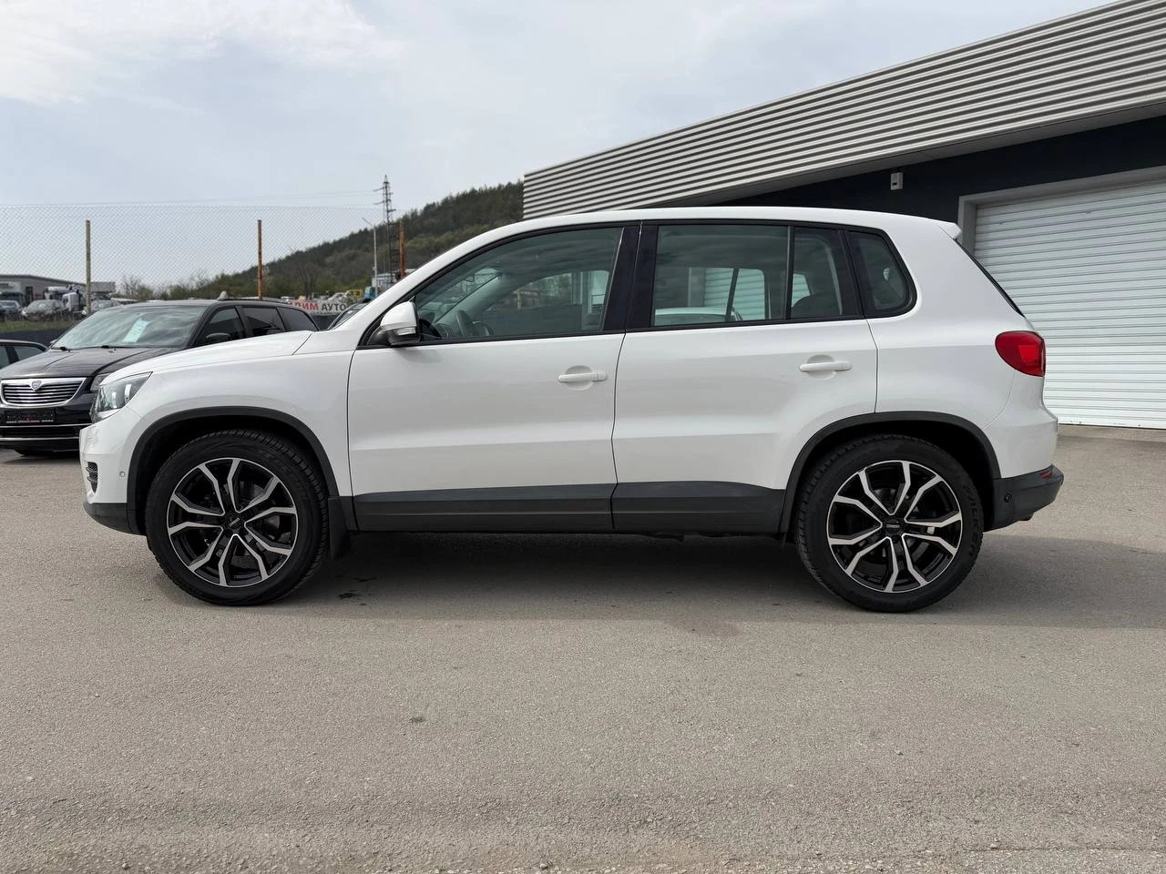 VW Tiguan 1.4TSI FACELIFT, снимка 8 - Автомобили и джипове - 54184156