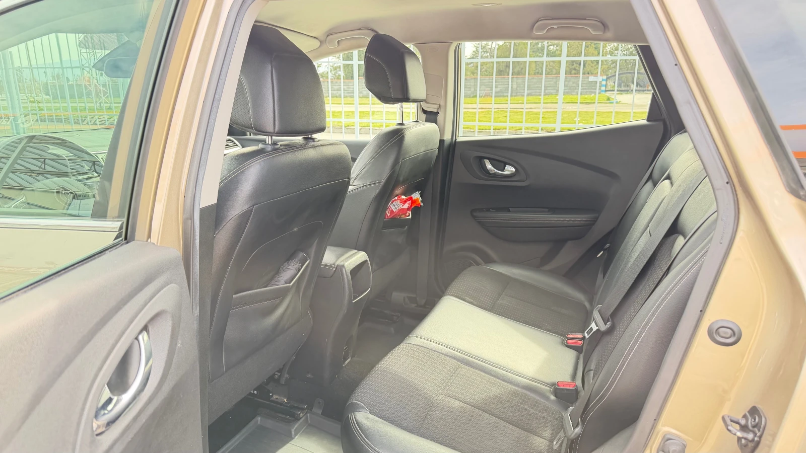 Renault Kadjar Intens, снимка 8 - Автомобили и джипове - 54802245
