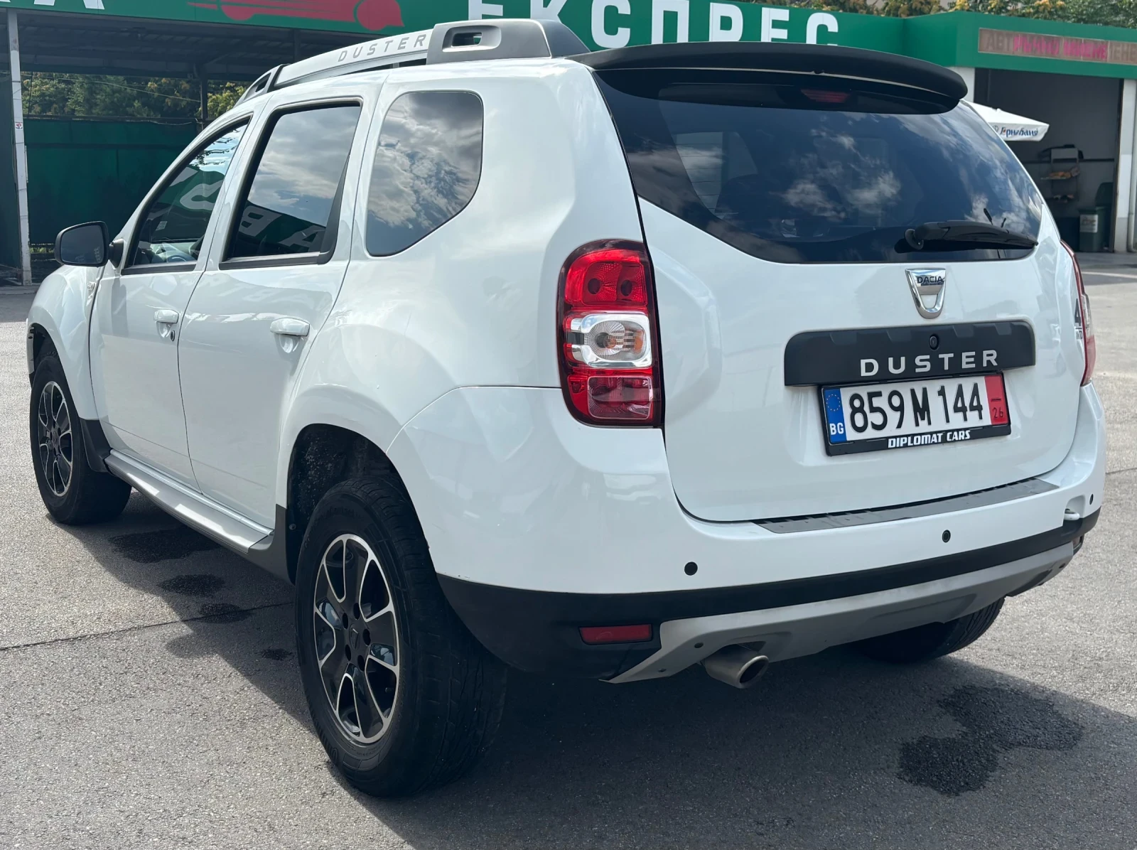 Dacia Duster 1.5 DCI 4x4, снимка 5 - Автомобили и джипове - 55147636