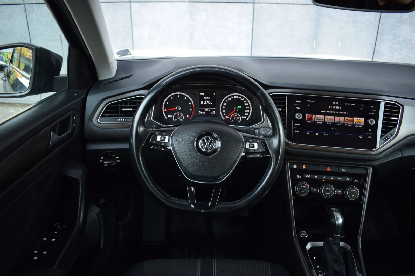 VW T-Roc 1.5 Tsi 150hp, снимка 10 - Автомобили и джипове - 56008636