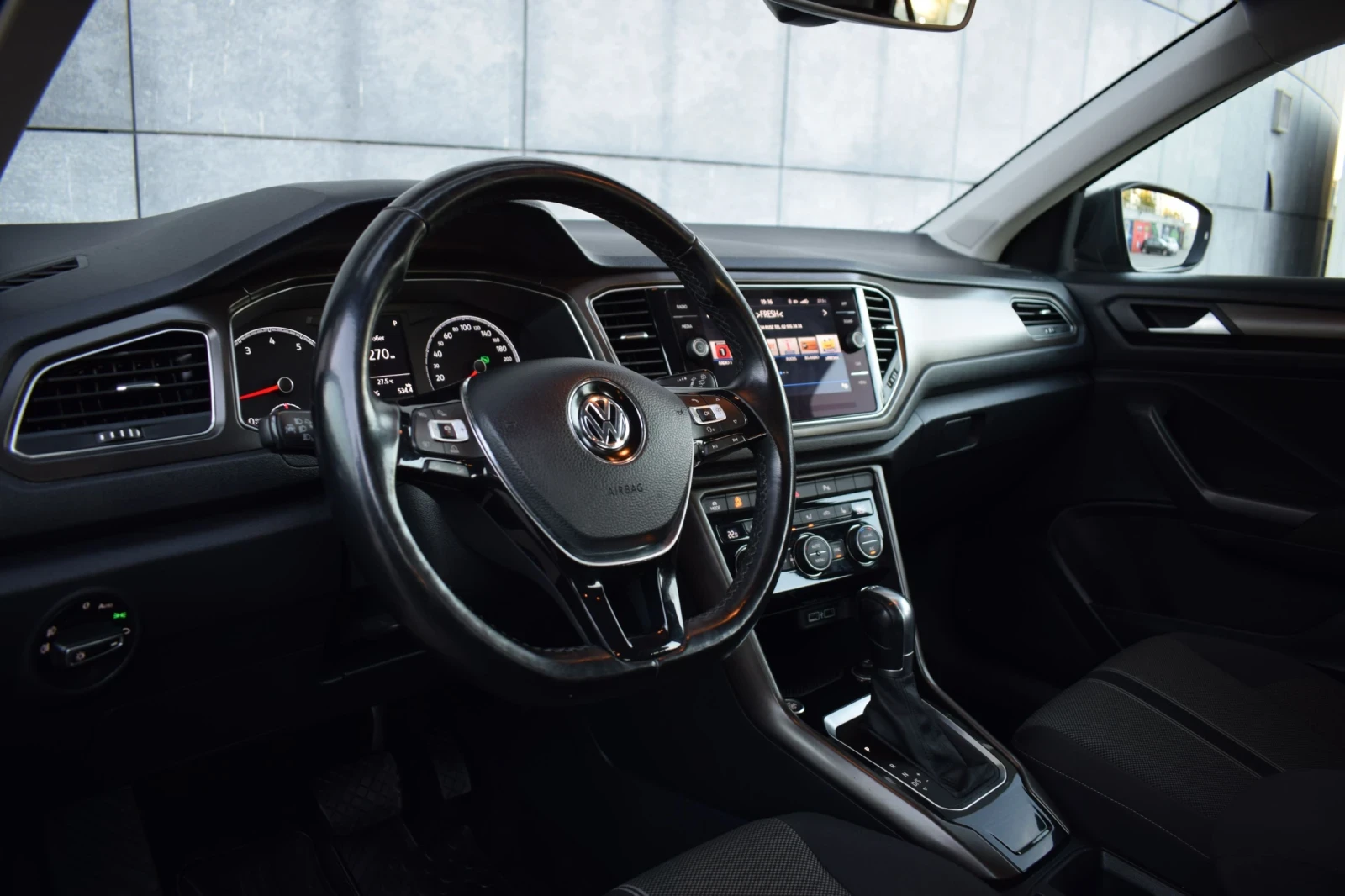 VW T-Roc 1.5 Tsi 150hp, снимка 9 - Автомобили и джипове - 56008636